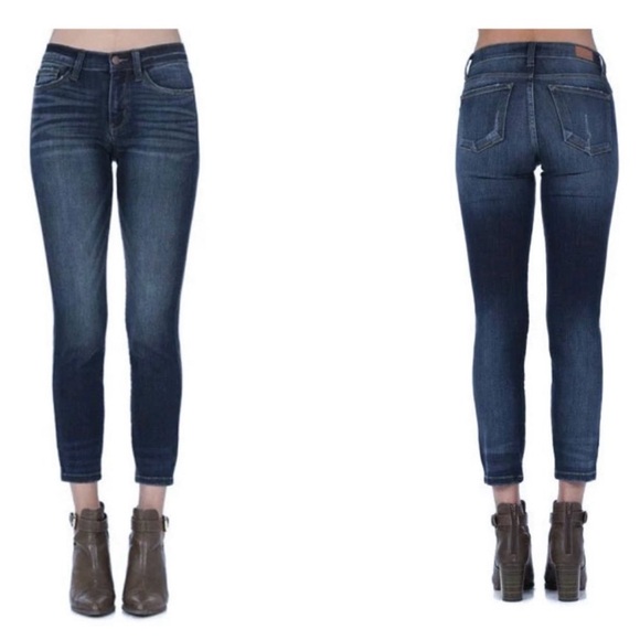 Judy Blue Mid Rise Relaxed Fit Cropped Jeans, size 7/28 - Picture 5 of 5